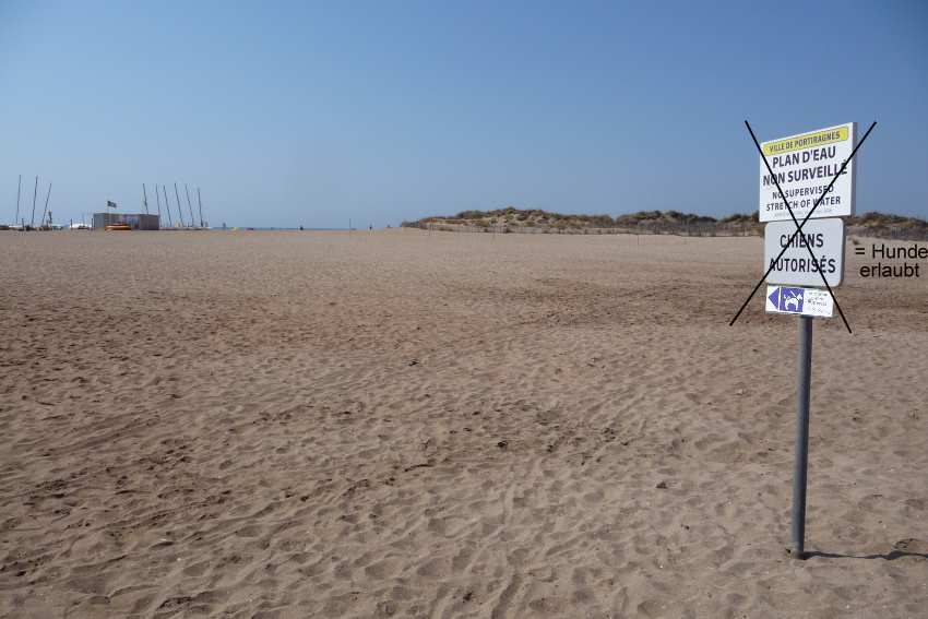 Schilder in Portiragnes Plage am Strand